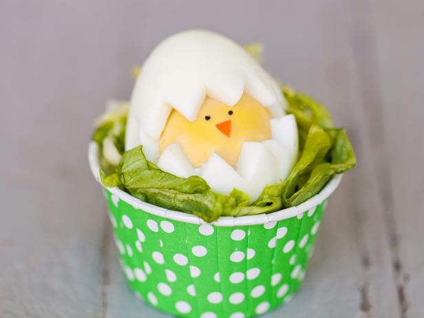 Hgtv.com......make-a-hatching-chick-egg-for-easter